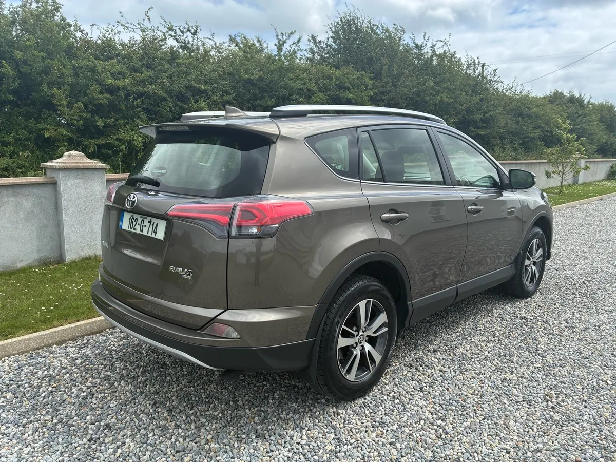 2016 Toyota RAV 4 Luna*One Owner* - Image 3