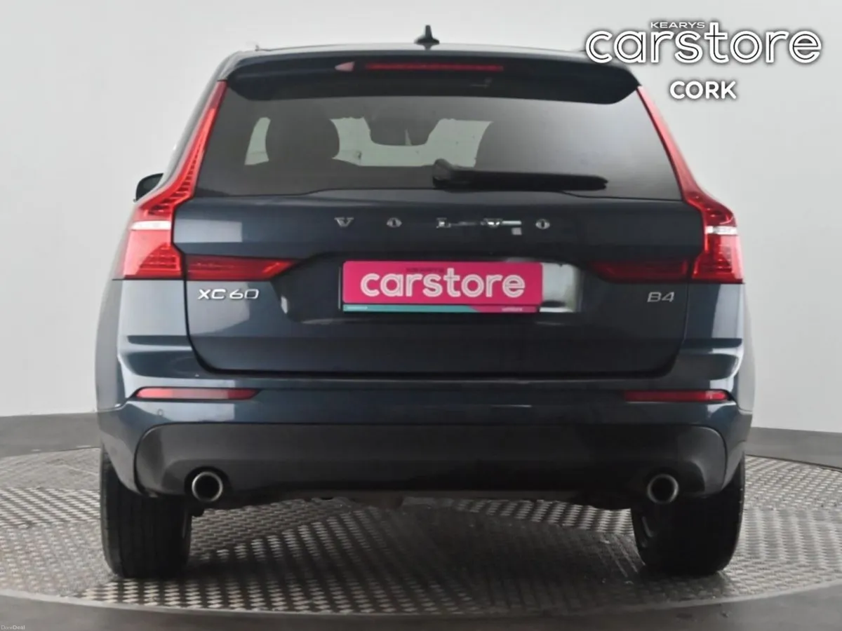 Volvo XC60 B4 Momentum 5DR Auto - Image 4
