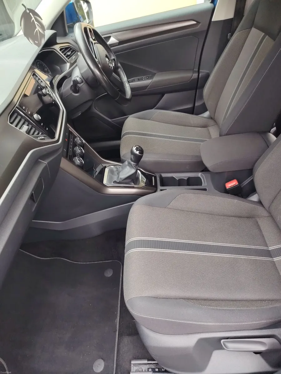 Volkswagen T-Roc 2019 - Image 2
