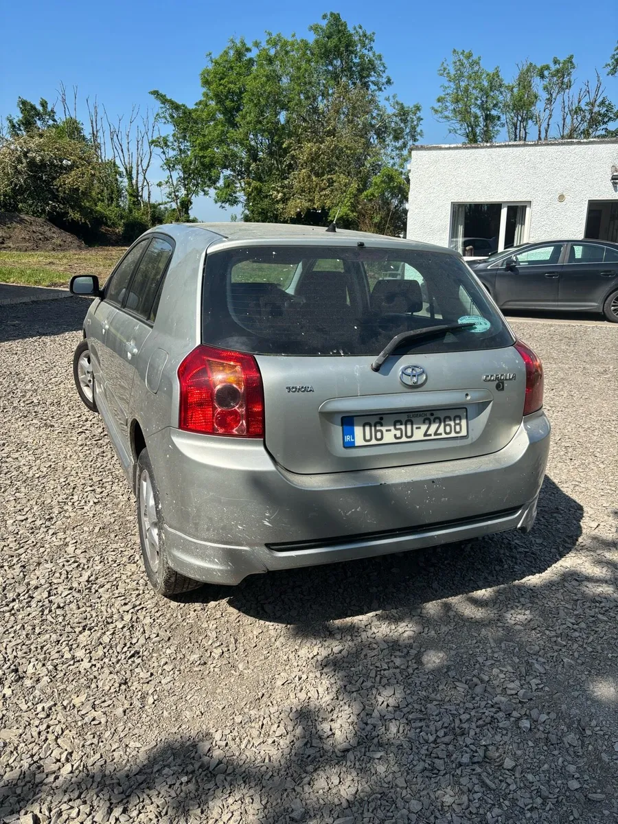 2006 Toyota Corolla 5-door hatchback - Image 2