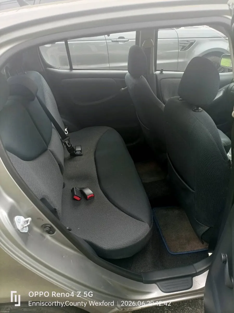 Toyota Yaris 1.3 petrol 5 Dr automatic - Image 3