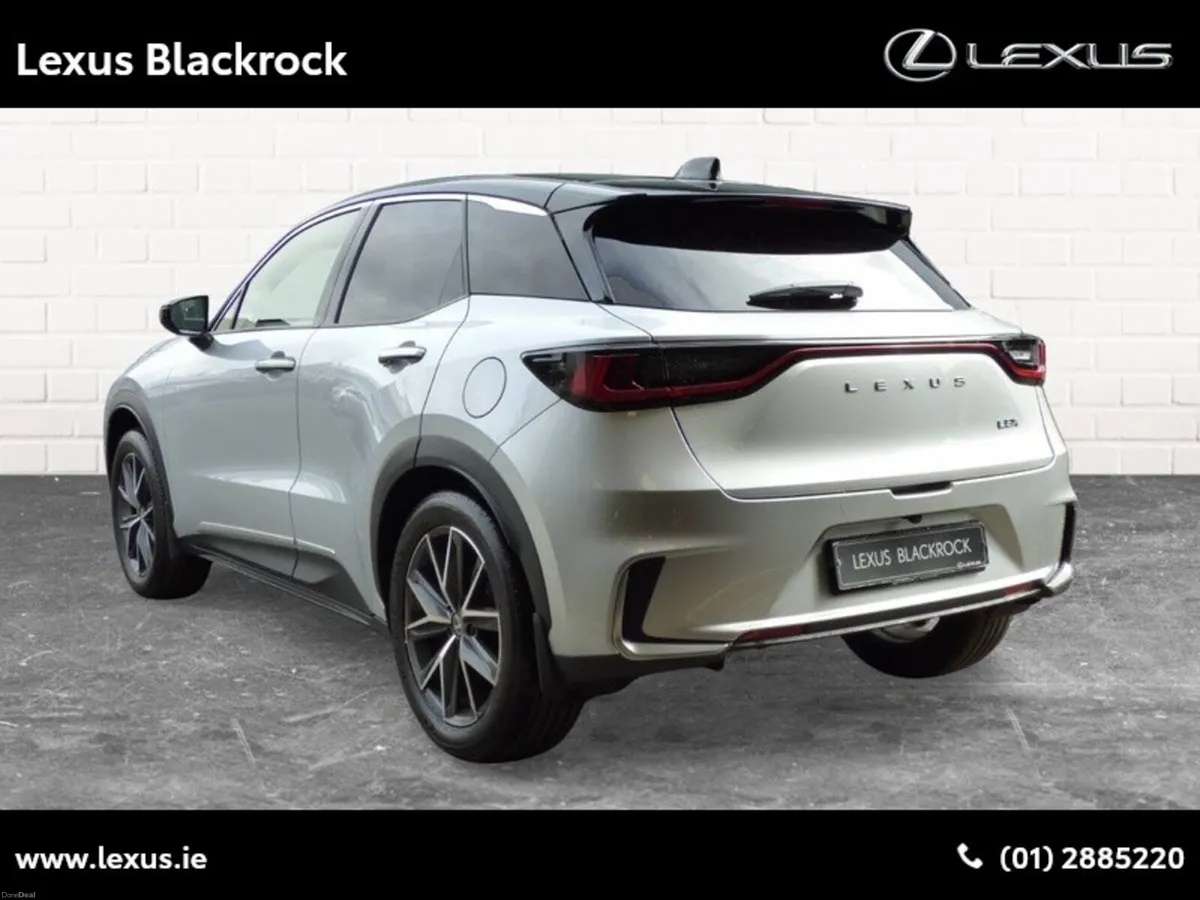 Lexus LBX Hybrid Emotion - Image 4