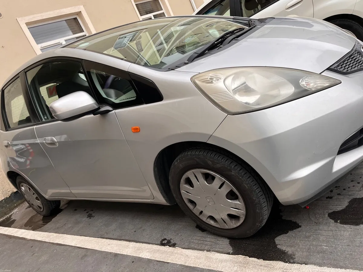 2010 Honda fit automatic petrol - Image 4