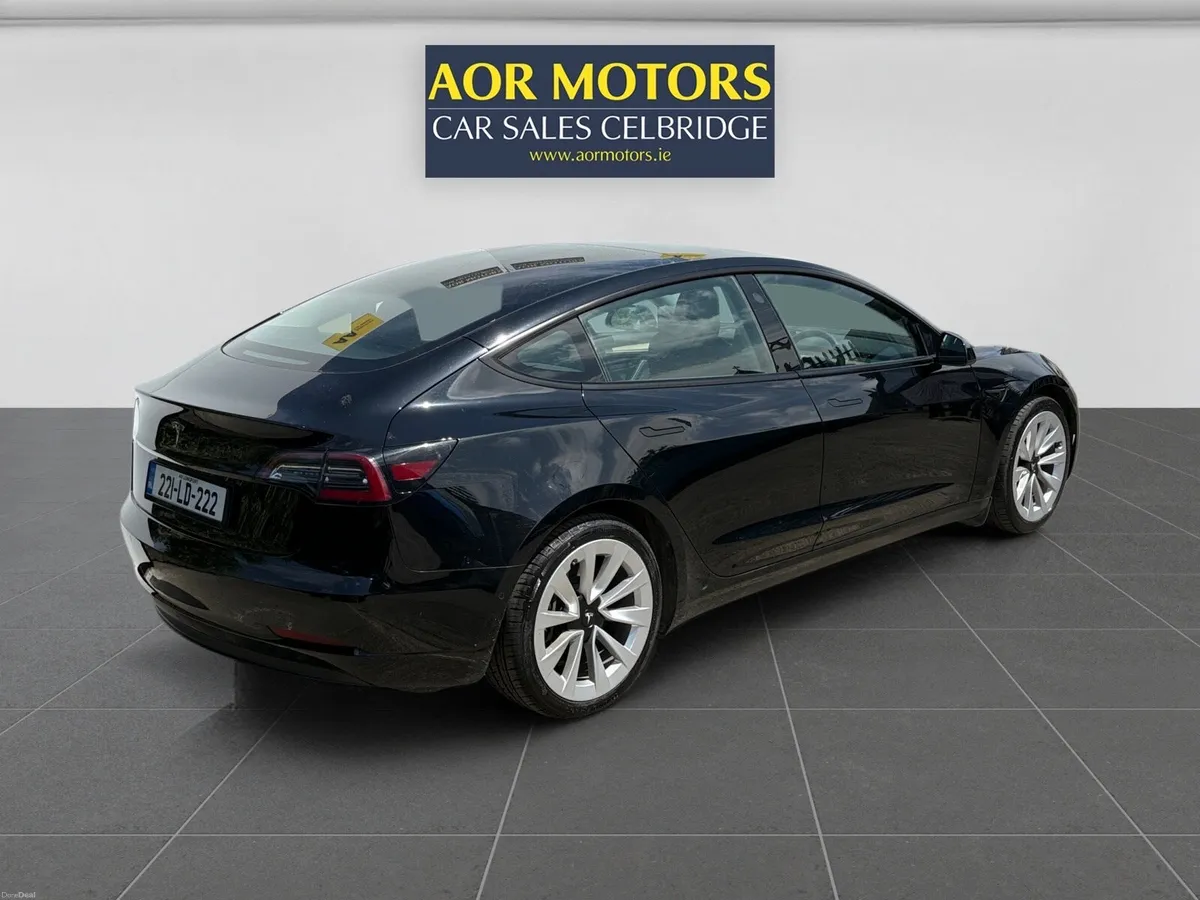 Tesla Model 3 2022 - Image 6