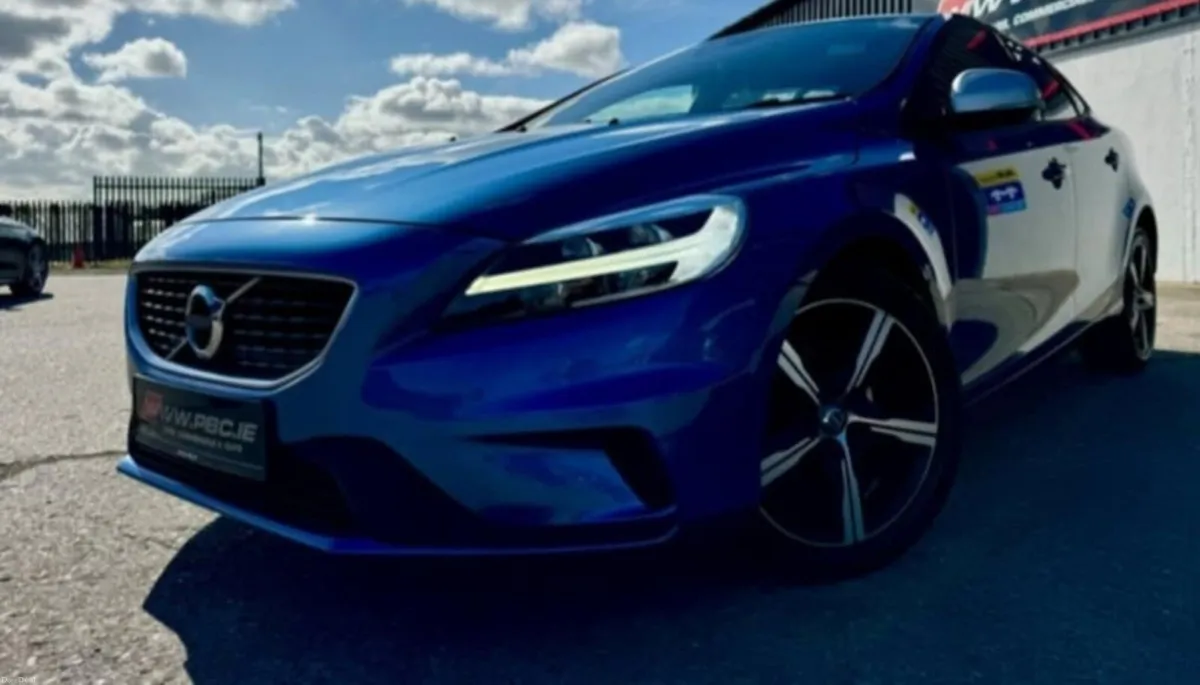 Volvo V40 R design D2 2.0 Diesel 120hp 2016 - Image 1