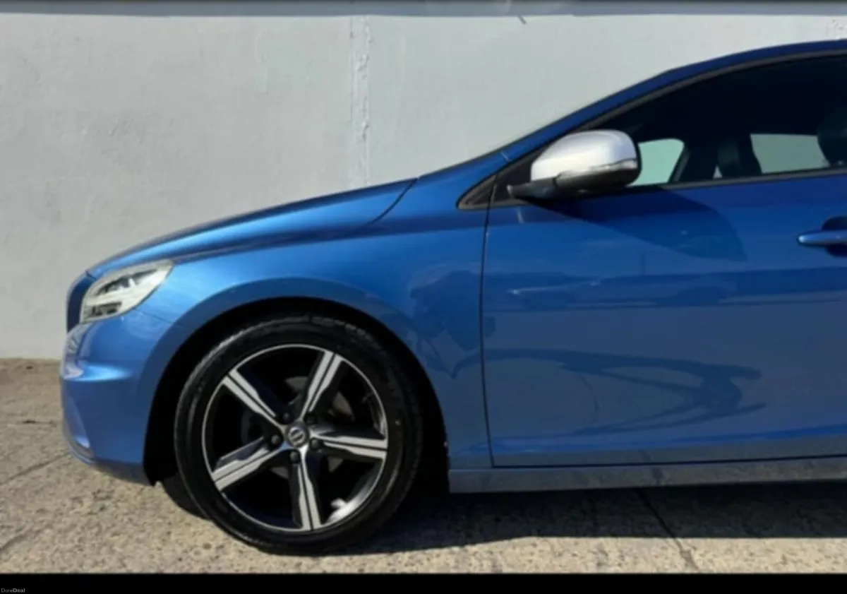 Volvo V40 R design D2 2.0 Diesel 120hp 2016 - Image 3