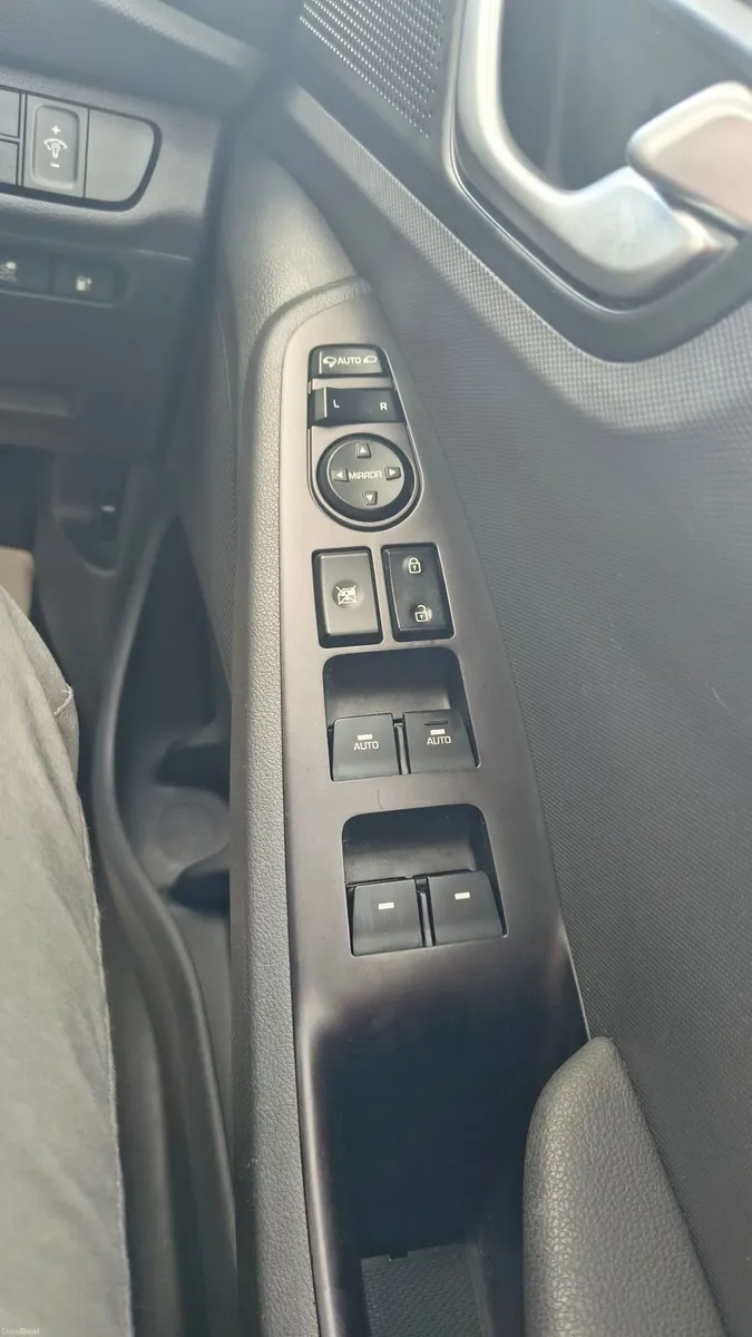 Hyundai IONIQ 2017 - Image 3