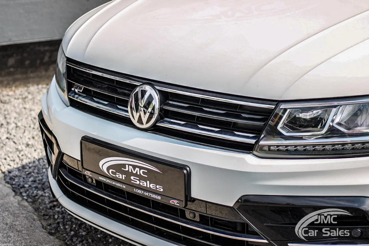 2019 VOLKSWAGEN TIGUAN R-LINE PAN ROOF - Image 4