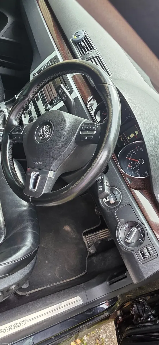 Volkswagen Passat 2013 - Image 3