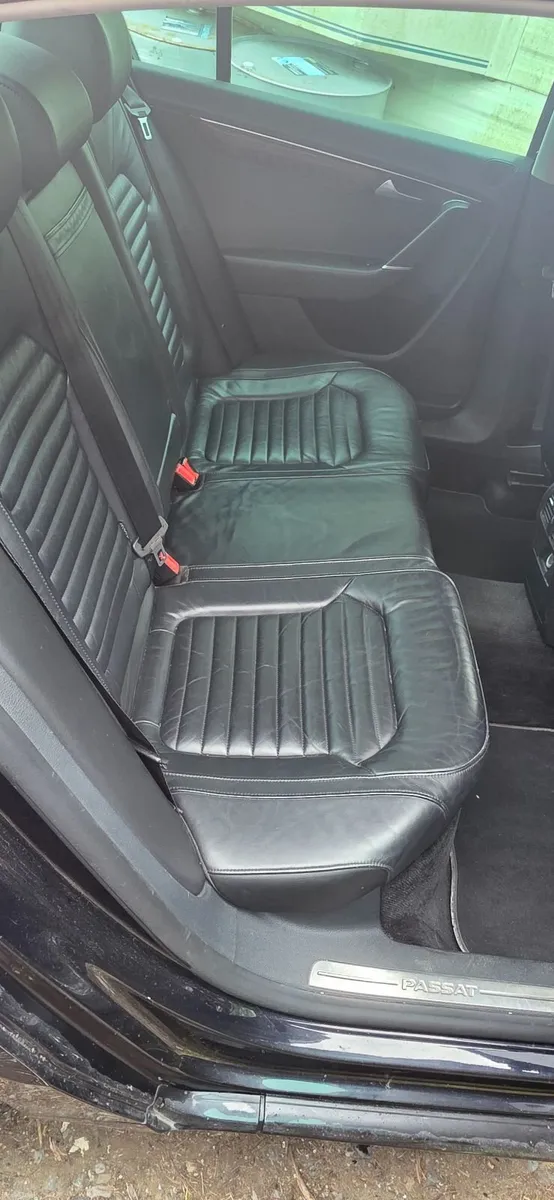 Volkswagen Passat 2013 - Image 4