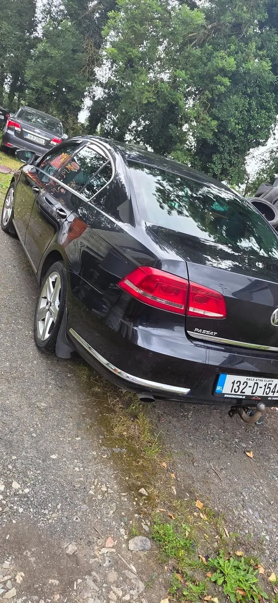 Volkswagen Passat 2013 - Image 2