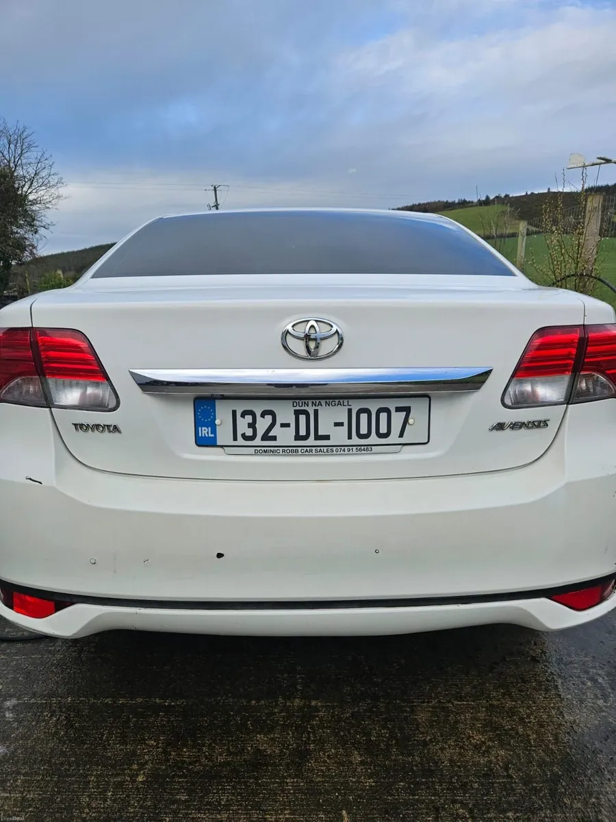 Toyota Avensis 2013 - Image 2