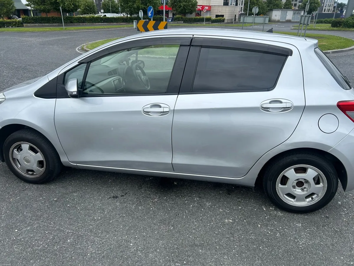 Toyota Vitz 2013 Automatic - Image 3