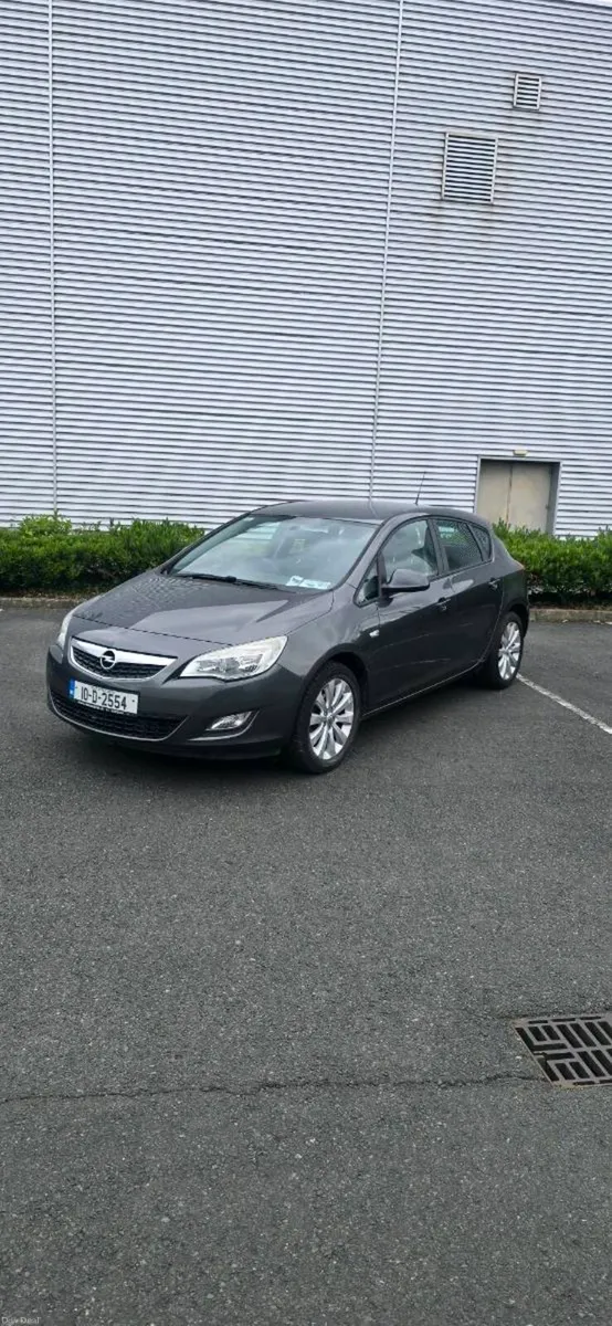 2010 Opel Astra - Image 2