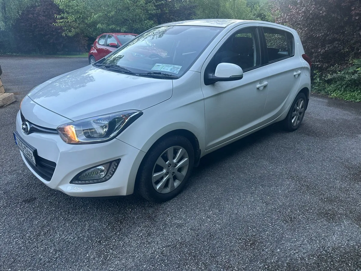 Hyundai i20 - Image 2