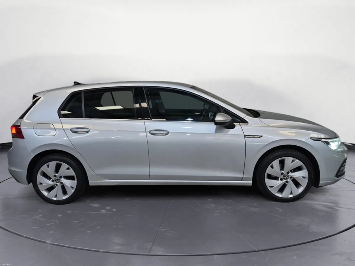Volkswagen Golf STYLE 2.0 TDI 115HP 5DR - Image 4