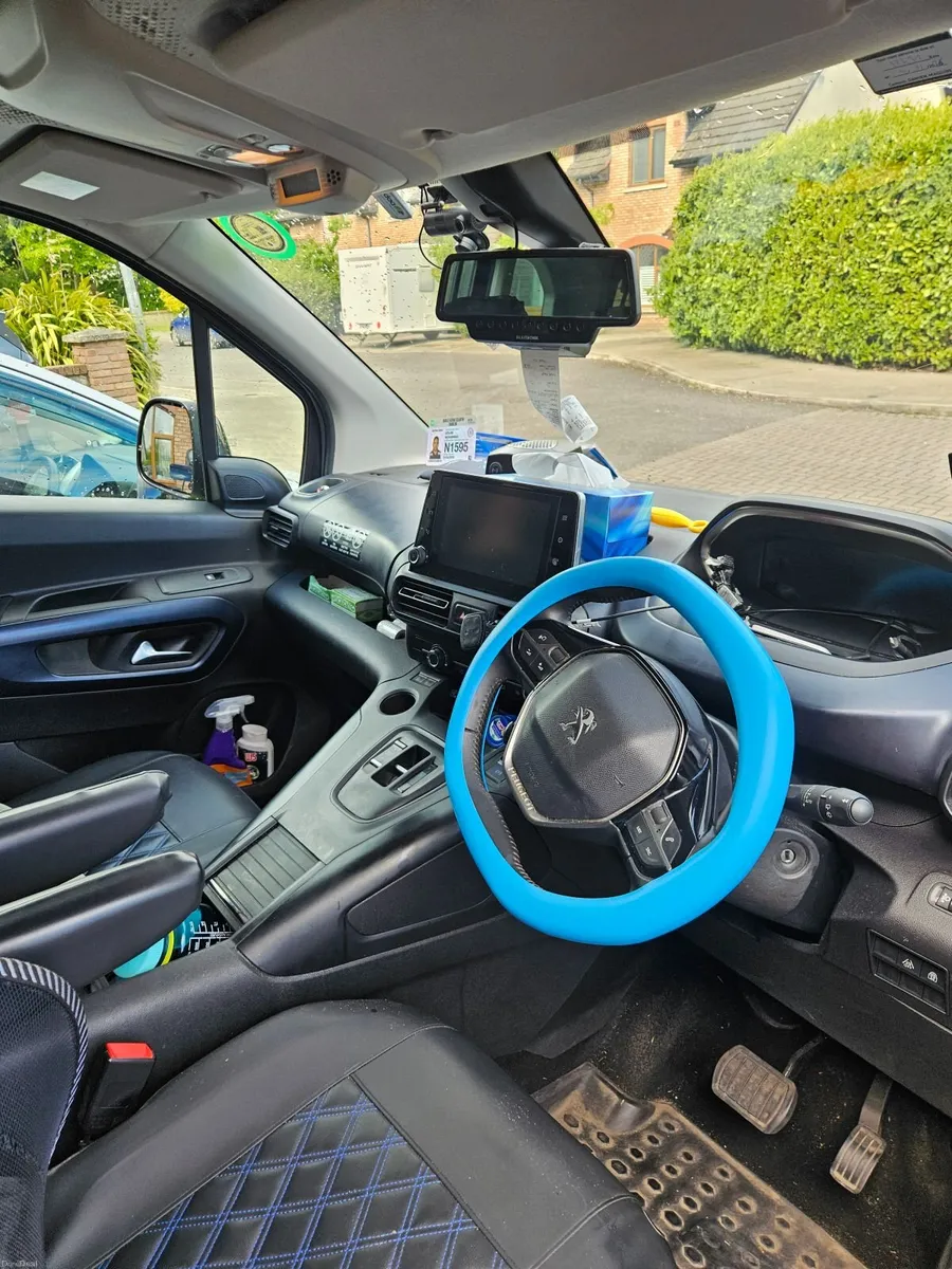 Peugeot e-Rifter 2023 - Image 6