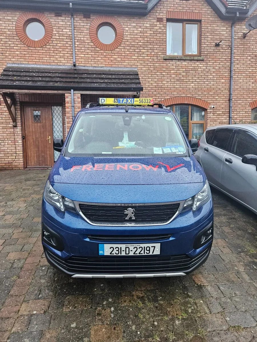 Peugeot e-Rifter 2023 - Image 1