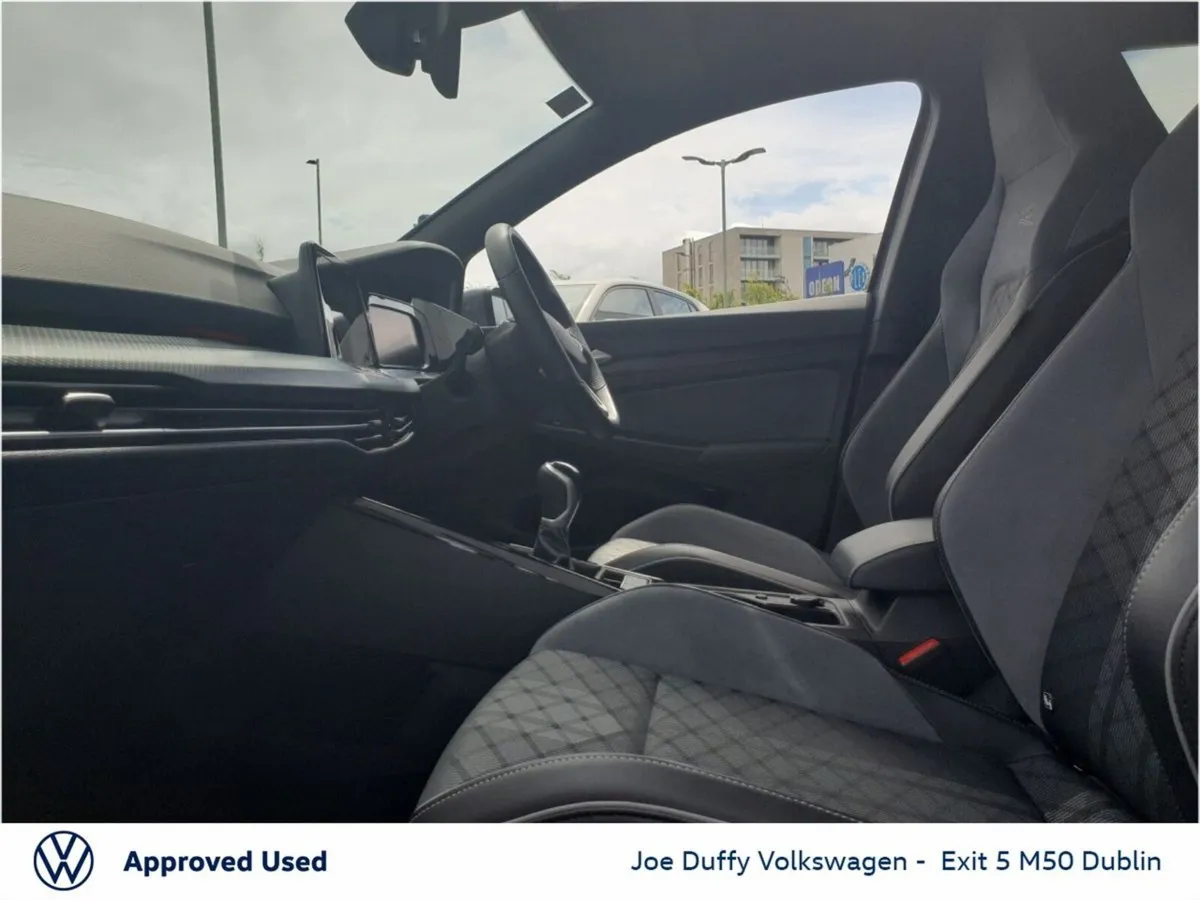 Volkswagen Golf R-LINE 1.5 TSI 130HP MANUAL - Image 4