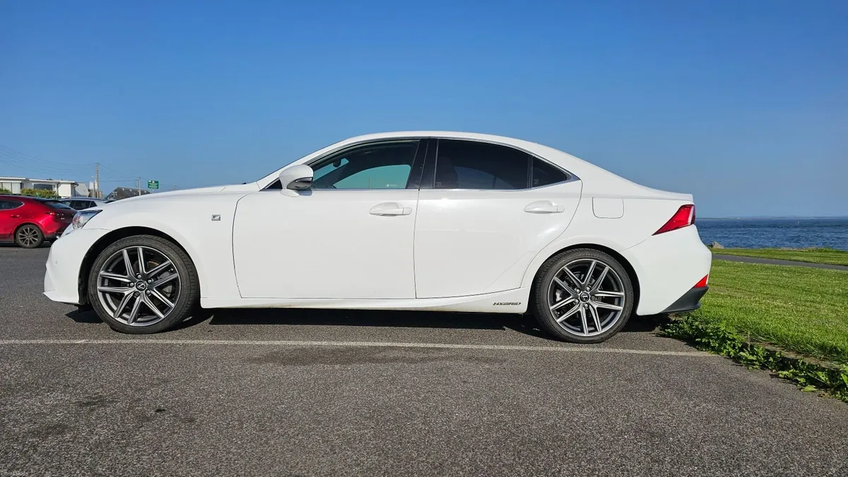 Lexus IS300h F Sport Low Kms - Image 2