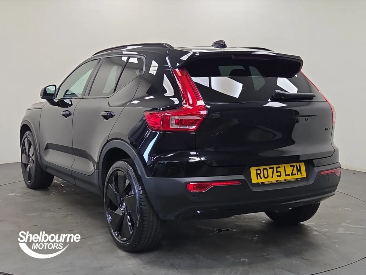 Volvo XC40 B4 PLUS BLACK EDITION - Image 2