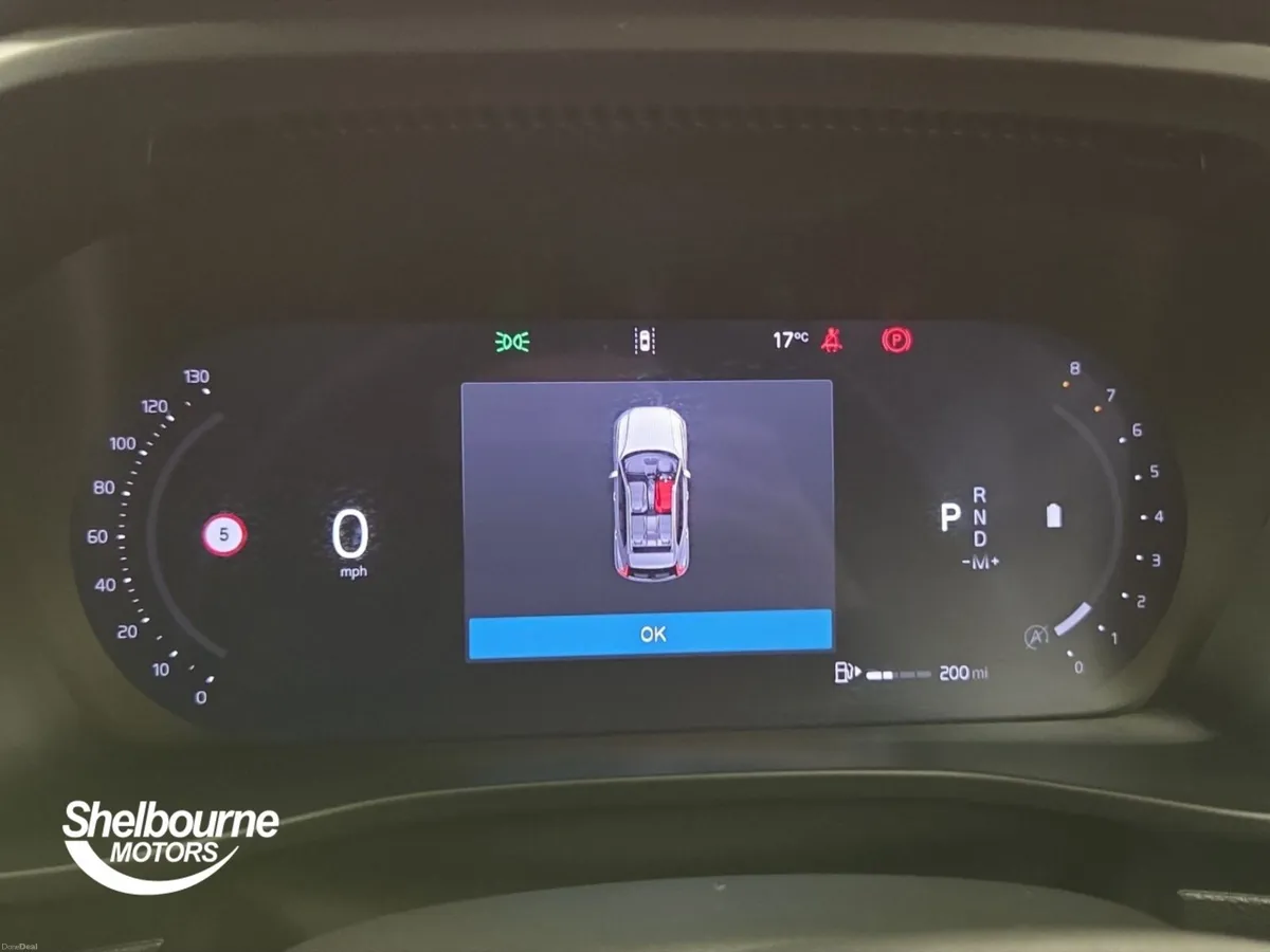 Volvo XC40 B4 PLUS BLACK EDITION - Image 6