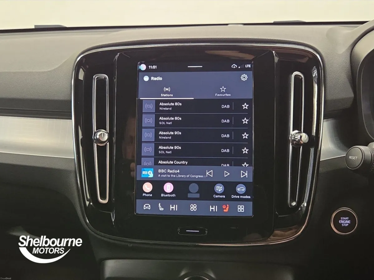 Volvo XC40 B4 PLUS BLACK EDITION - Image 5