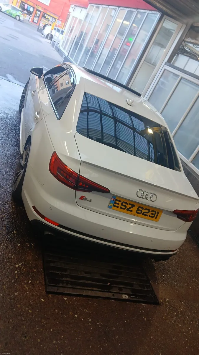 2018 Audi S4 - Image 4