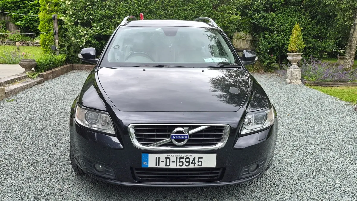 Volvo V50 2011 - Image 2