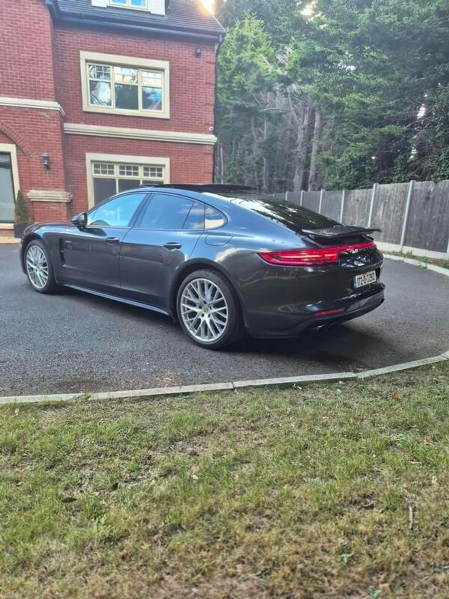 2017 Porsche Panamera - Image 1