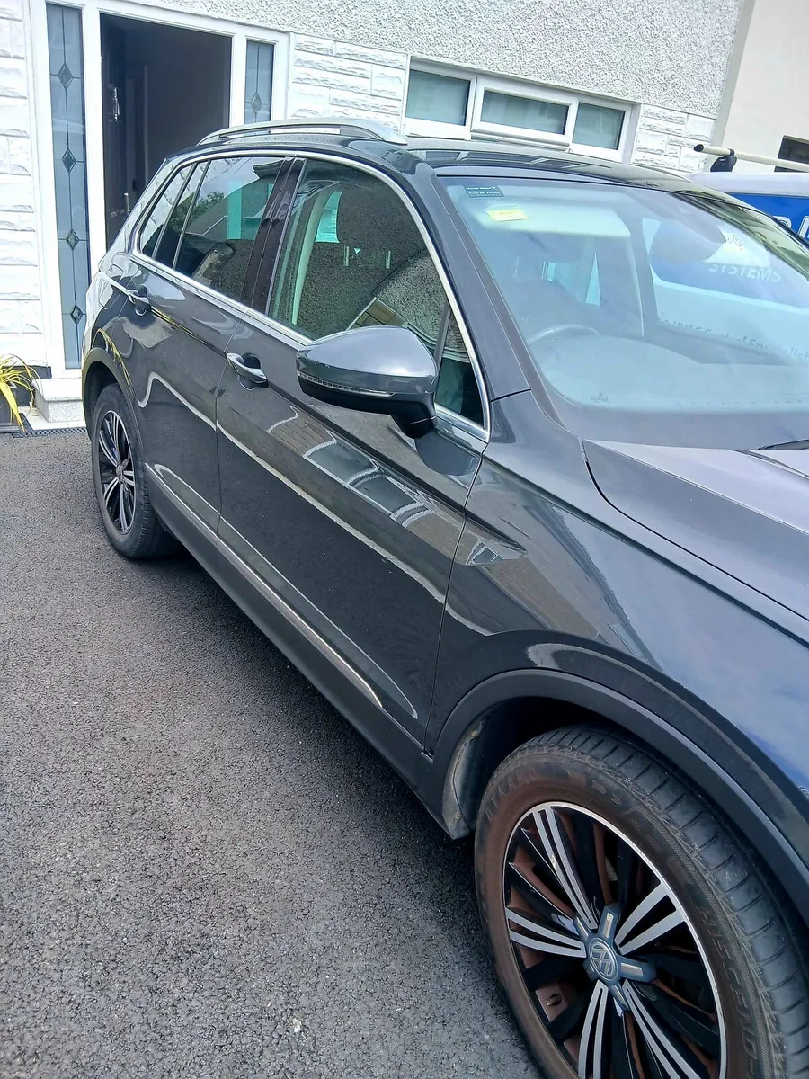 Volkswagen Tiguan 2017 - Image 2