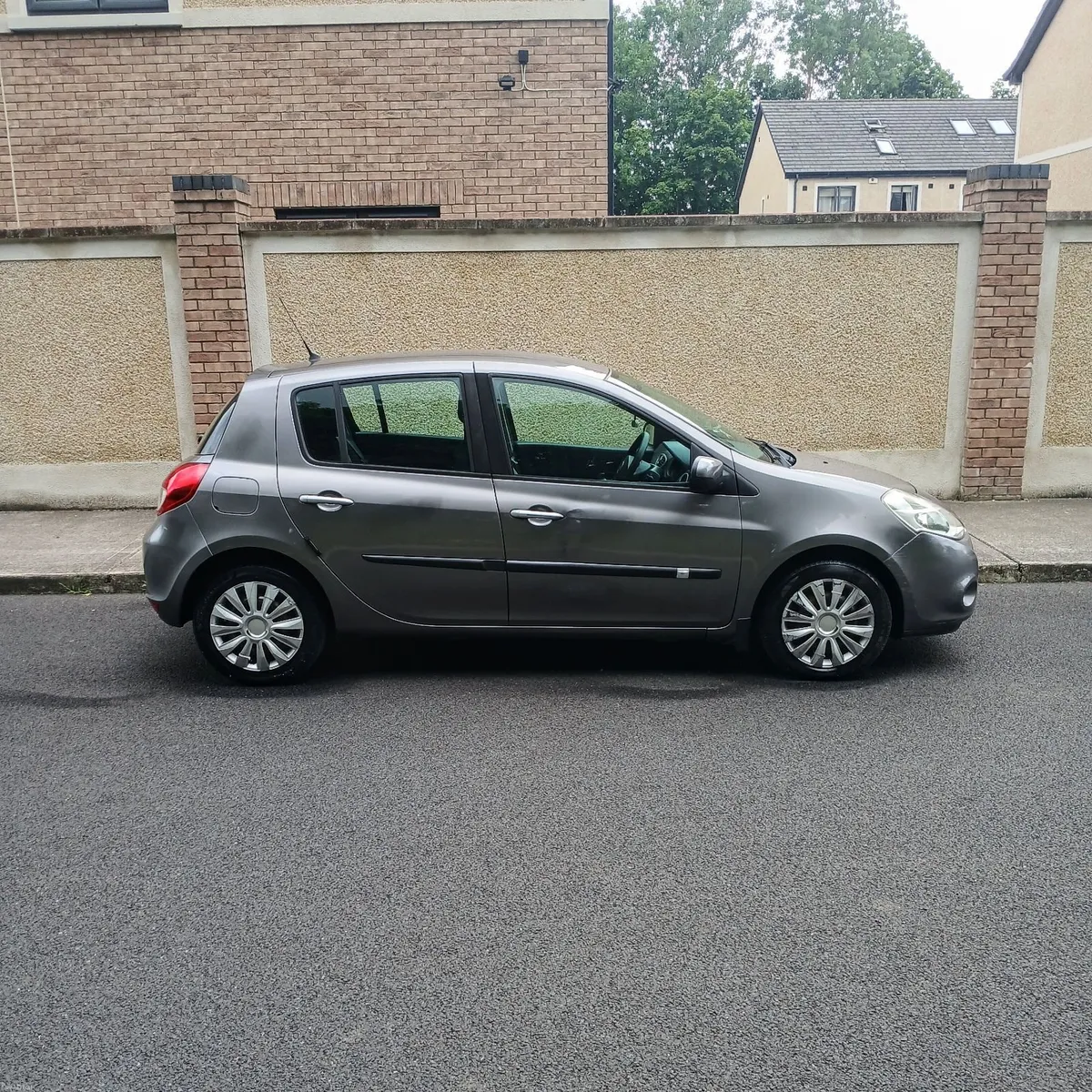 Renault Clio 2010 1.1 NCT 02/27 Low Mileage - Image 3