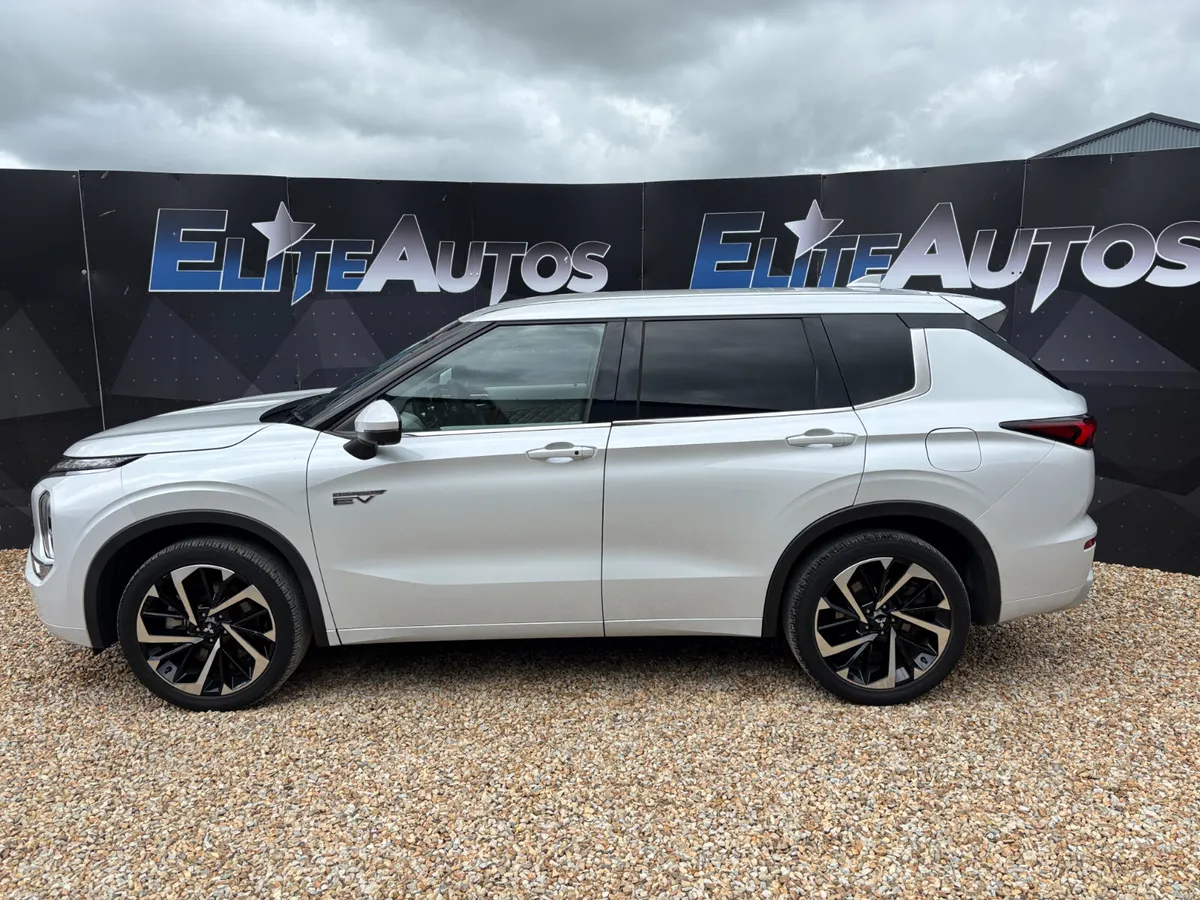 Mitsubishi Outlander Instyle PHEV 2022 - Image 3