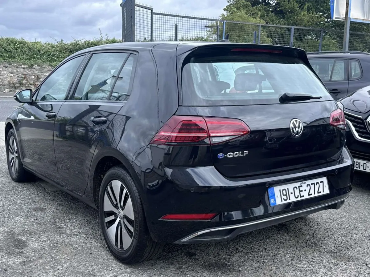 2019 Volkswagen Golf-E VERY LOW MILEAGE! - Image 4