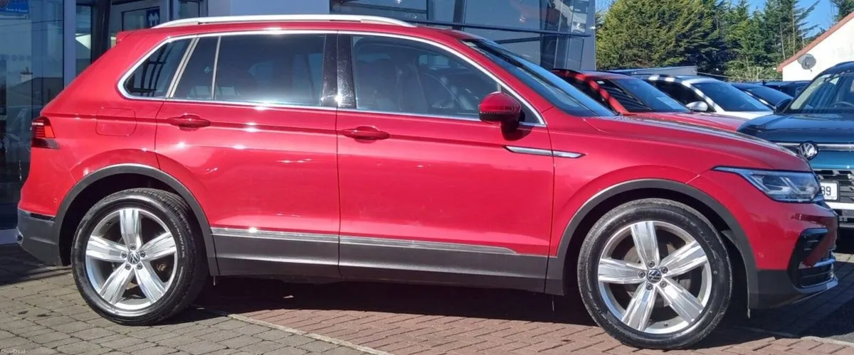 Volkswagen Tiguan Elegance 2.0 TDI 150HP  *SAT NAV - Image 2