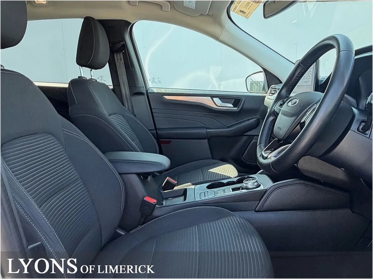Ford Kuga 2.5 Duratec 225PS PHEV Titanium Auto - Image 3