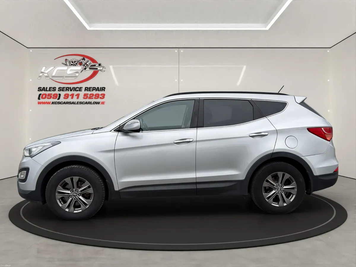 2013 Hyundai Santa Fe - 7 Seater - Low Mileage - Image 2