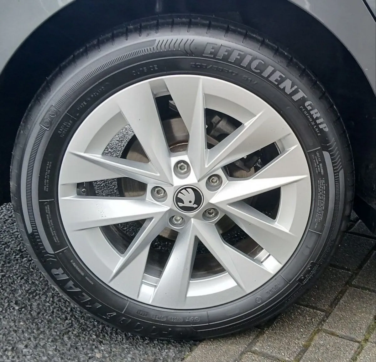 Skoda Octavia Selection 2.0TDI 115HP **REAR VIEW C - Image 4
