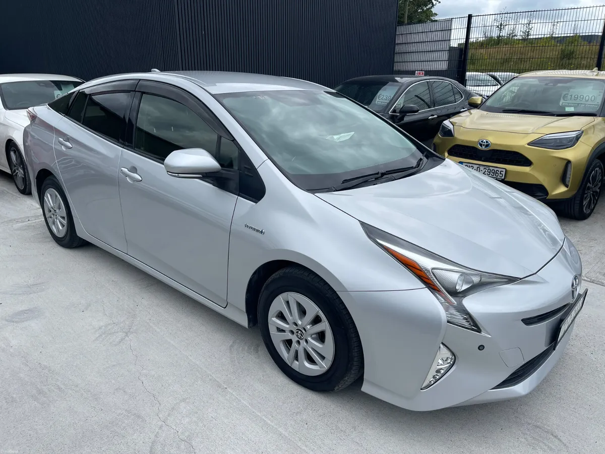 172 Toyota Prius Hybrid 1.8 Automatic 5dr Model - Image 1
