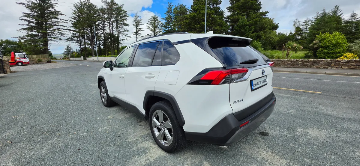 Toyota RAV4 Design Hybrid AWD 2019 - Image 4
