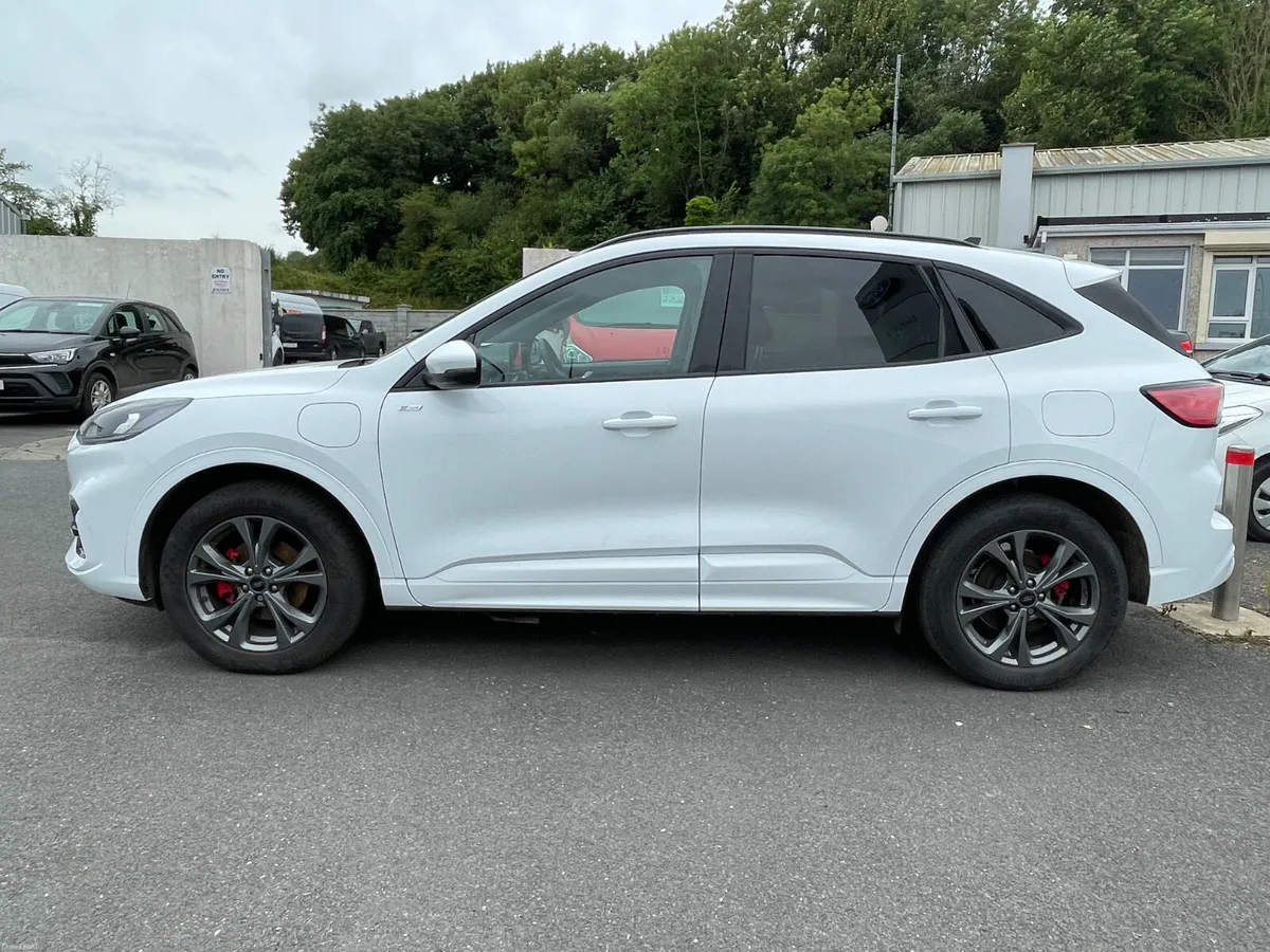 Ford Kuga ST-Line Plug In Petrol Hybrid 2.5PHEV - Image 3
