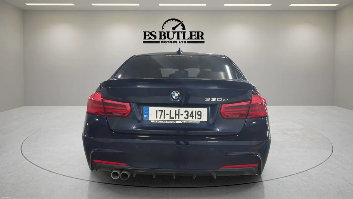 2017 BMW 330e M SPORT PRO HUGE SPEC 1YEAR WARRANTY - Image 4