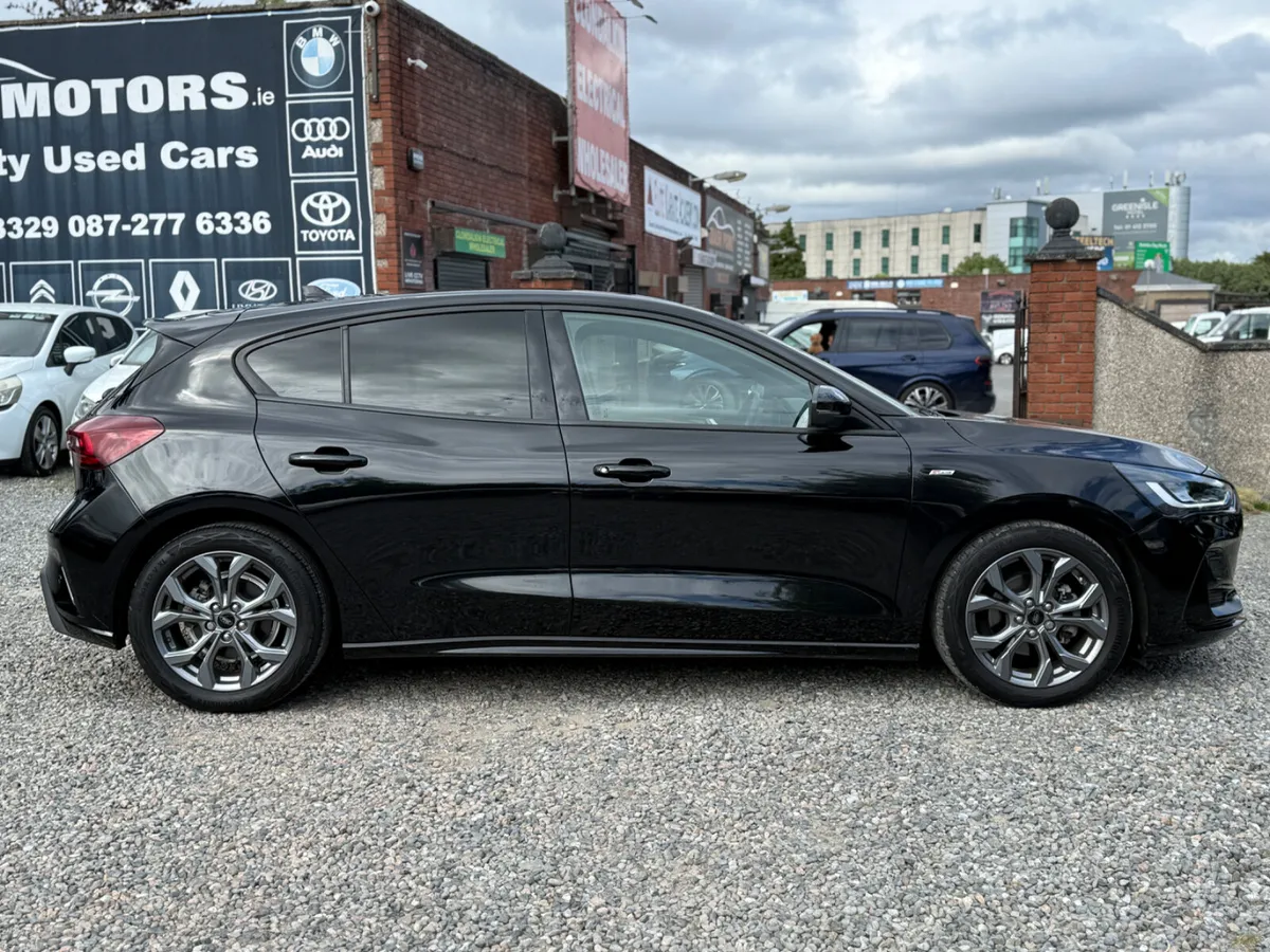 2023 Ford Focus 1.0 ST-LINE - Image 2