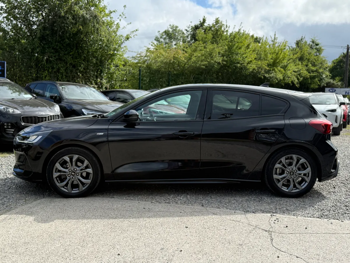 2023 Ford Focus 1.0 ST-LINE - Image 6