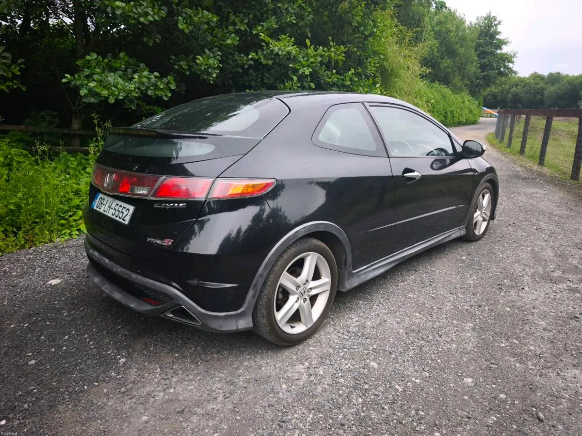 Honda civic type s - Image 2