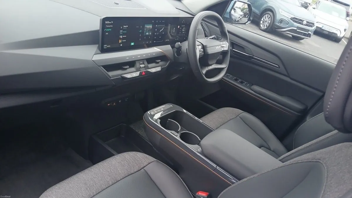 Kia EV5 Earth 3 **SAT NAV, HEATED FRONT & REAR SEA - Image 4