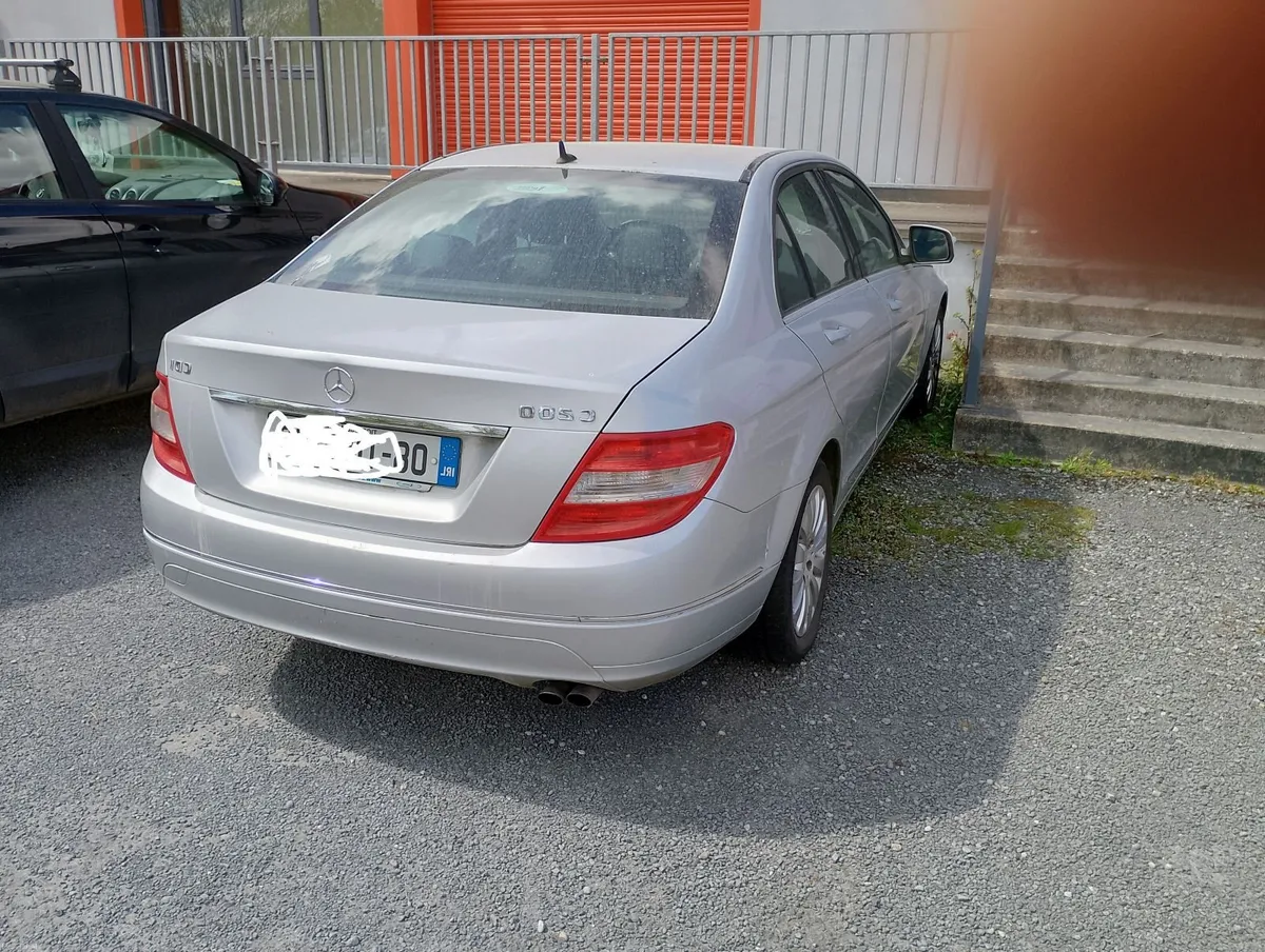 Mercedes-Benz C-Class 2008 - Image 2