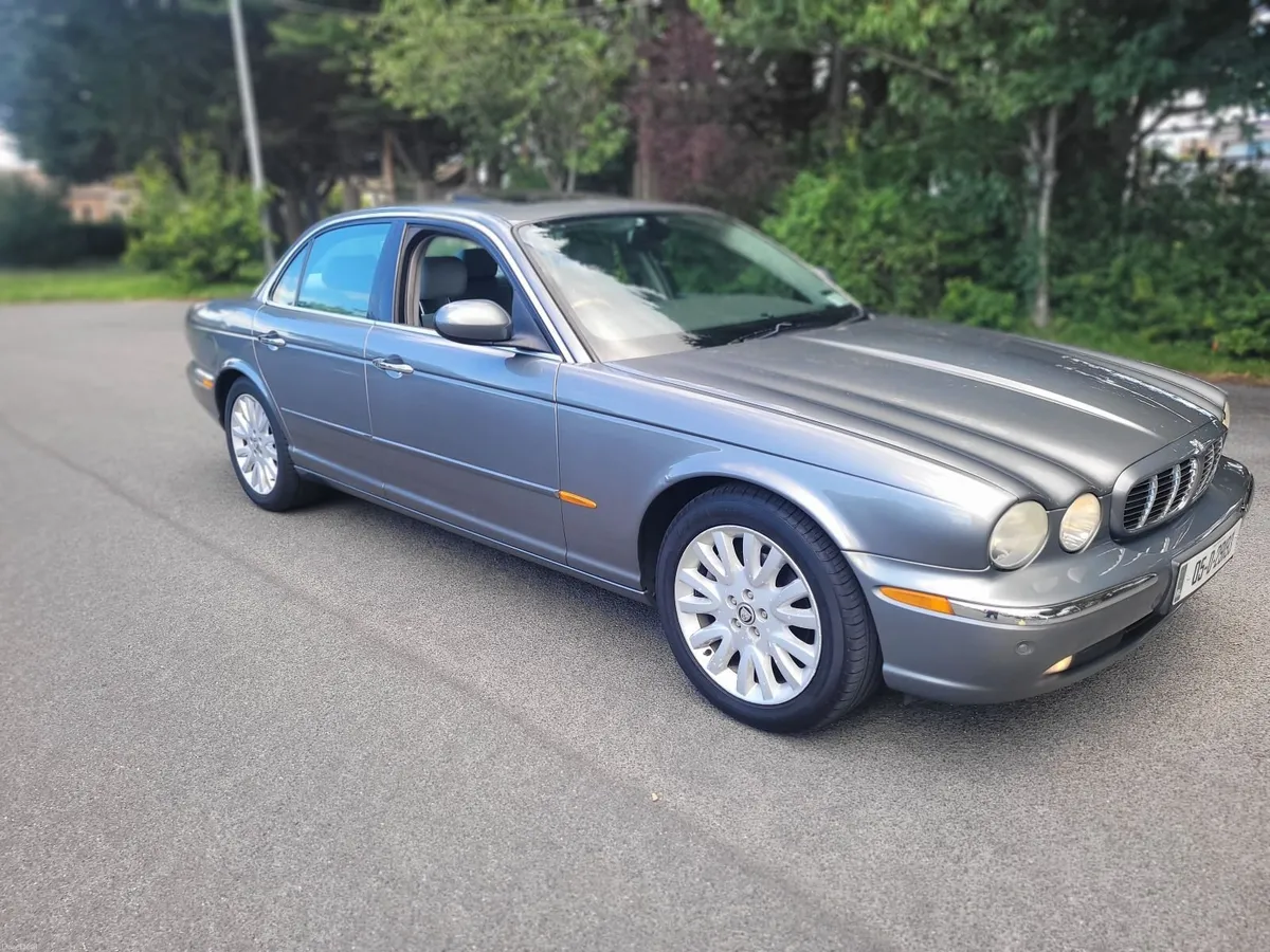 Jaguar XJ - Image 2