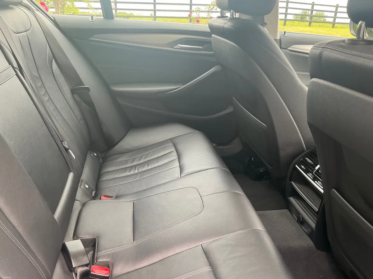 BMW 5-Series 2017 - Image 5