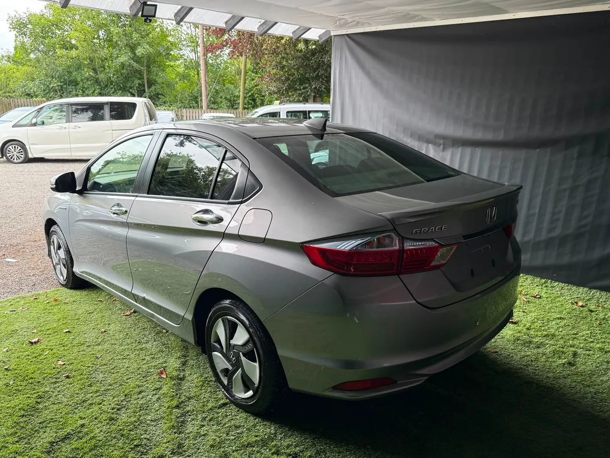 HONDA GRACE 2015 AUTOMATIC ONLY 34K Miles!! - Image 4